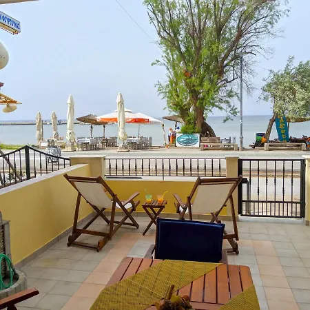 Lägenhet Irene Seafront Neoi Epivatai